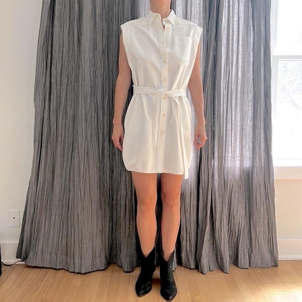 Chloé cotton dress with matching belt, size 38 FRANCE= 6 US, crisp white